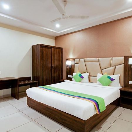 Treebo Trend Sindhura Grand Hotel Haiderabad Buitenkant foto