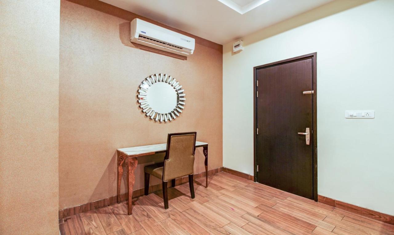 Treebo Trend Sindhura Grand Hotel Haiderabad Buitenkant foto