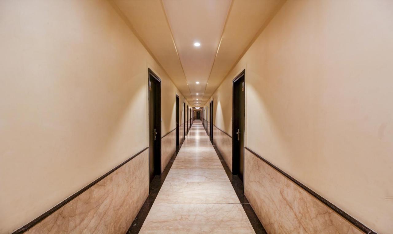 Treebo Trend Sindhura Grand Hotel Haiderabad Buitenkant foto