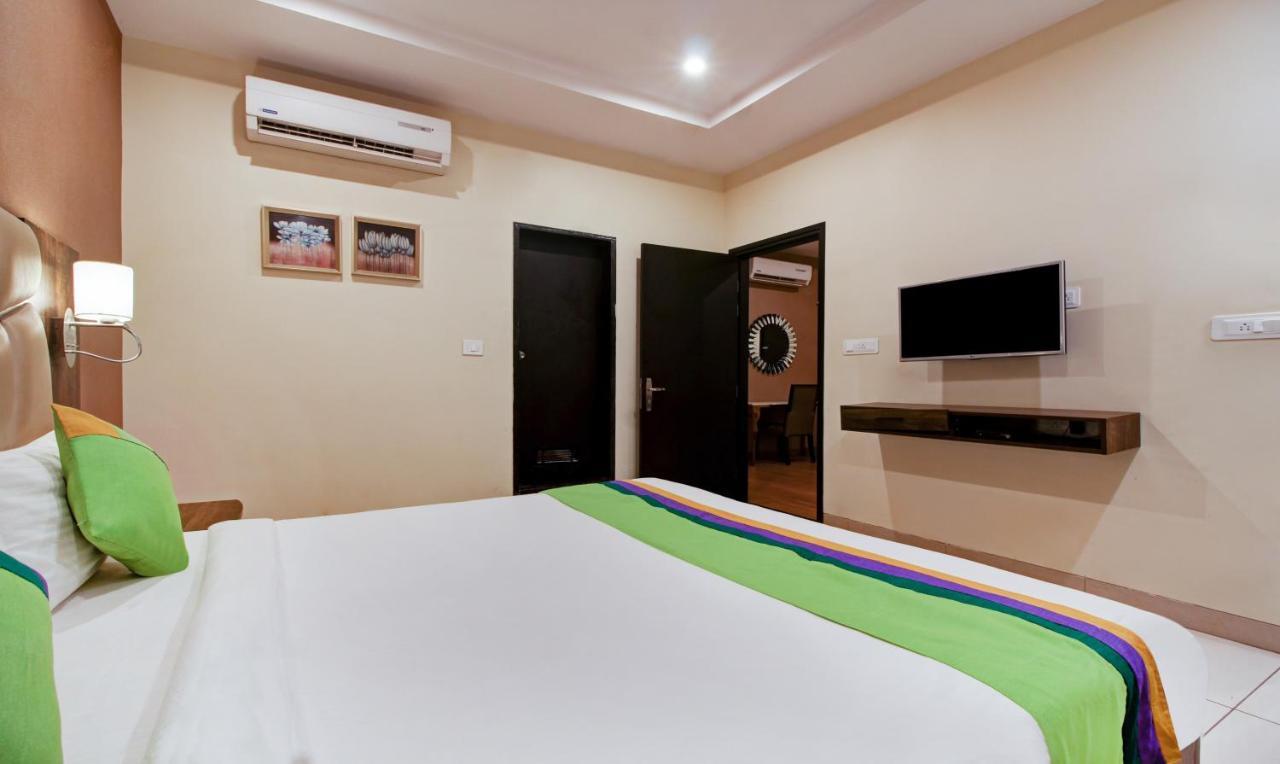 Treebo Trend Sindhura Grand Hotel Haiderabad Buitenkant foto