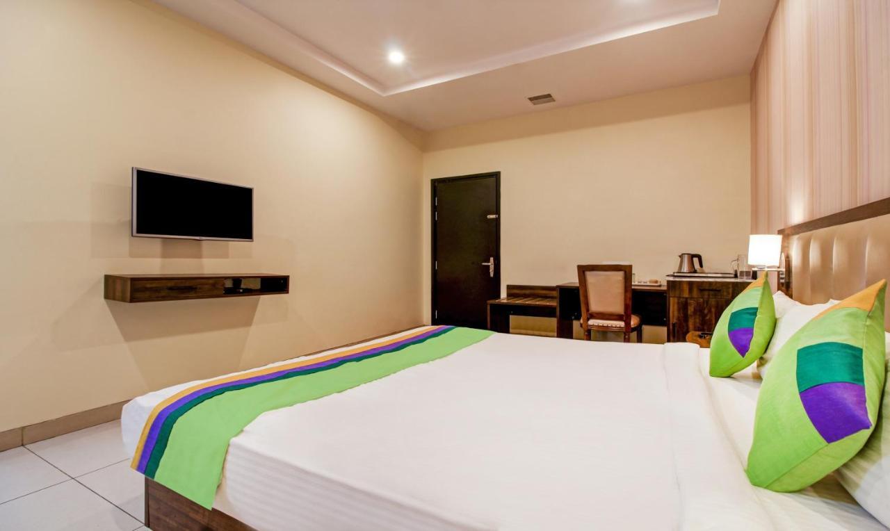 Treebo Trend Sindhura Grand Hotel Haiderabad Buitenkant foto