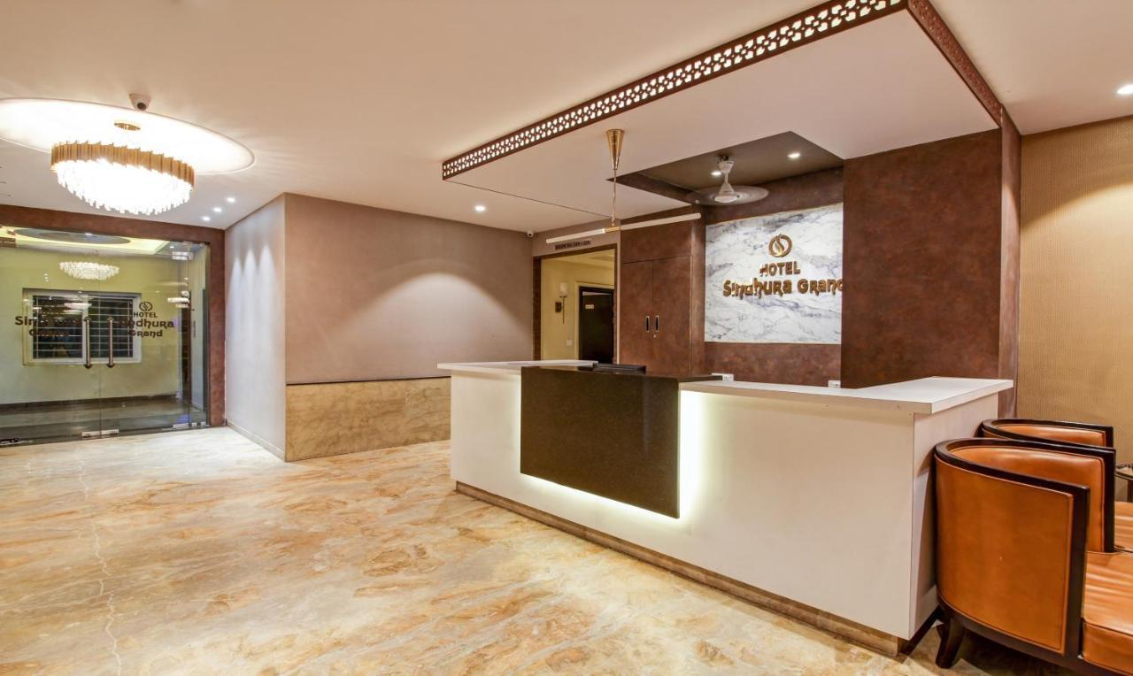 Treebo Trend Sindhura Grand Hotel Haiderabad Buitenkant foto
