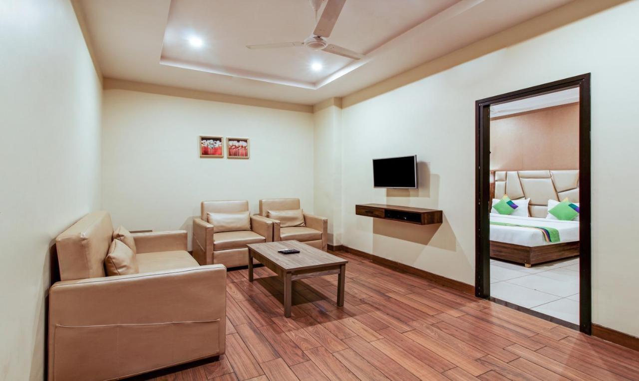 Treebo Trend Sindhura Grand Hotel Haiderabad Buitenkant foto